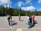 Pesiskoululaiset mittasivat pelitaitojaan pesiskouluturnauksessa sunnuntaina Varilan kentällä.