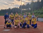 Pelin tauottua hymyilivät läpimärät Kumurin pelaajat ja hieman jo aurinkokin. 