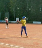 Hertta Tirkkonen löi tänään mainiosti ja kiersi kunnarin Mansen kentästä ajaolähdössä.