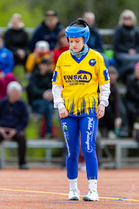 Emma Salomäen rooli oli tänään joukkueelle merkittävä. Lyönnit olivat tänään teräviä, saldona neljä lyötyä juoksua. Kuva: Rami Myllymaa