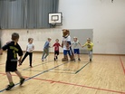 Kumurin lapset saivat yllätysliikkujan keskiviikon pesisliikkariin, kun itse Kunnarikettu poikkesi Sastamalassa.